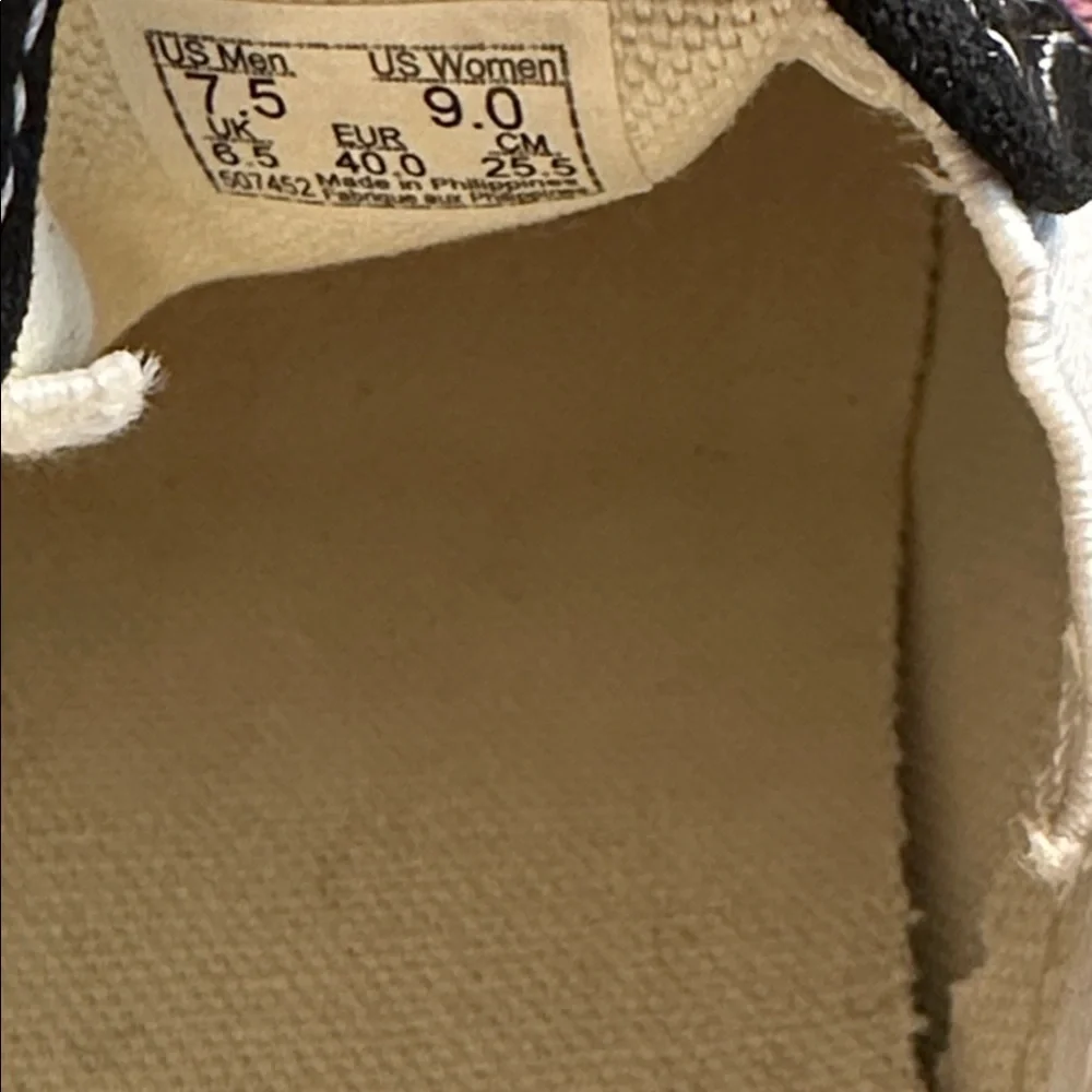 Women’s VANS Sneakers Classic Slip-On Peace Paisley Skulls Trippy NEW - Picture 5 of 6